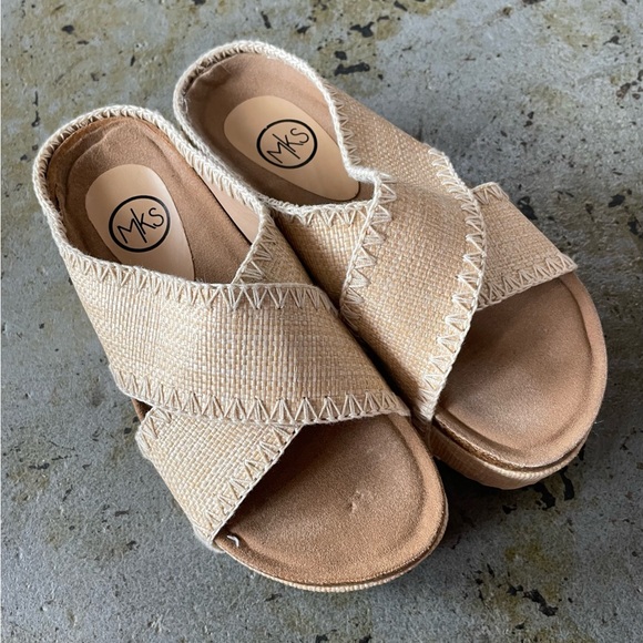 Makers Shoes - Nina 4 Embroidered Crisscross Flatform – Artisan Slide Sandal in Nude Raffia Sz7